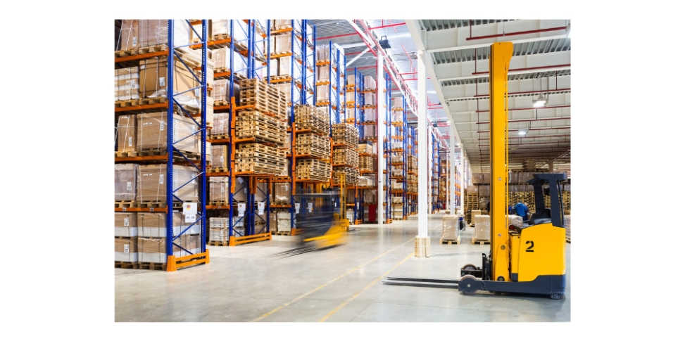 Warehouse Pallet Racking with Active forklifts