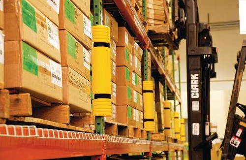 Uprights protection on pallet racking