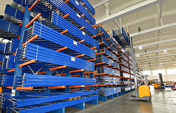 Cantilever racking