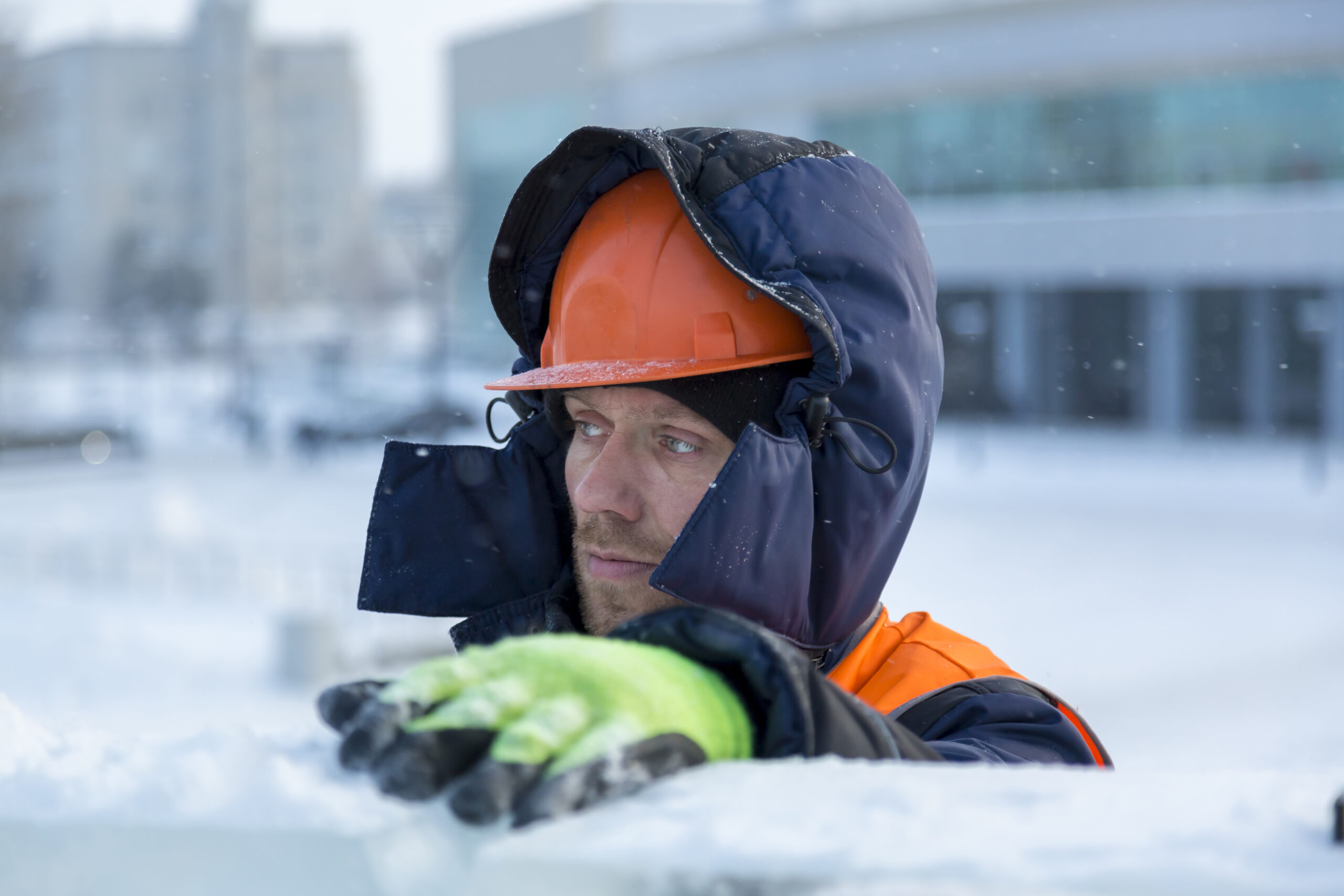 Cold weather equipment at work: How to best equip your company and employees