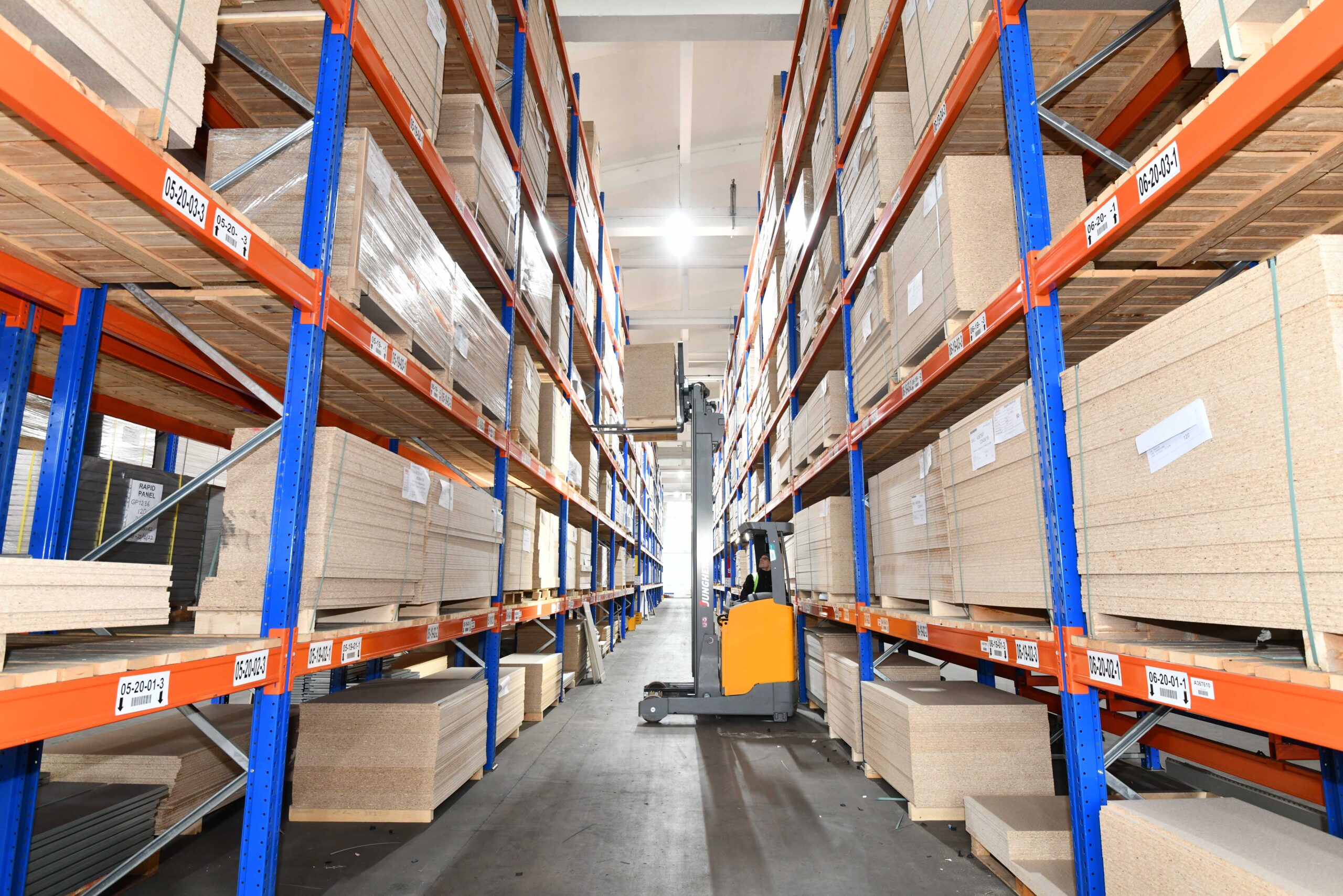 How to operate a forklift safely