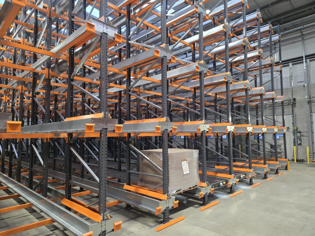 Pallet shuttle system