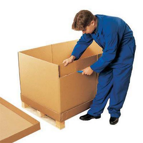 Cap & sleeve palletised boxes.